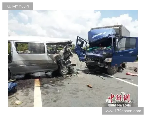 面包车与大货车激烈碰撞引发的极速生死逃亡挑战游戏